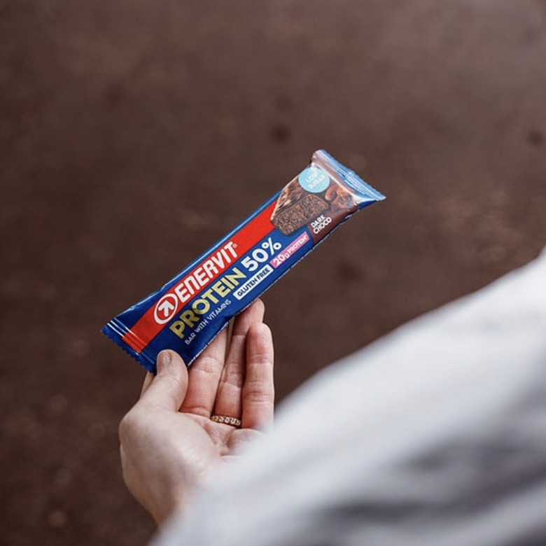 Enervit Protein Bar 50% Dark Choco u ruci
